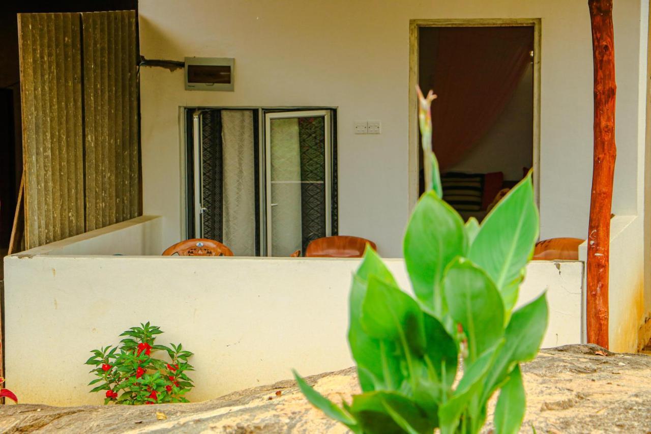 Sigiri Gayani Home Stay Сигирия Экстерьер фото