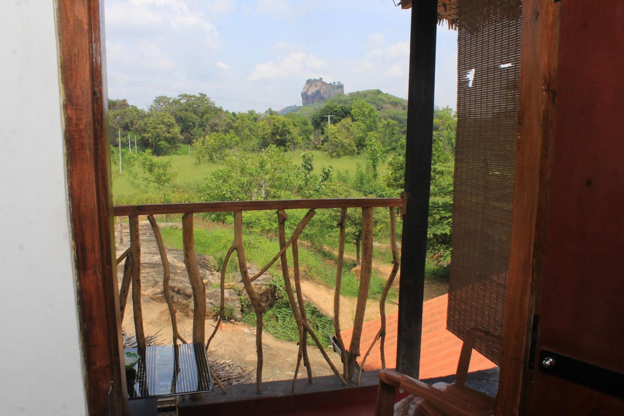 Sigiri Gayani Home Stay Сигирия Экстерьер фото